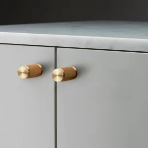 BUSTER + PUNCH® - FURNITURE KNOB / CROSS / 20mm - 2 stk - BRASS