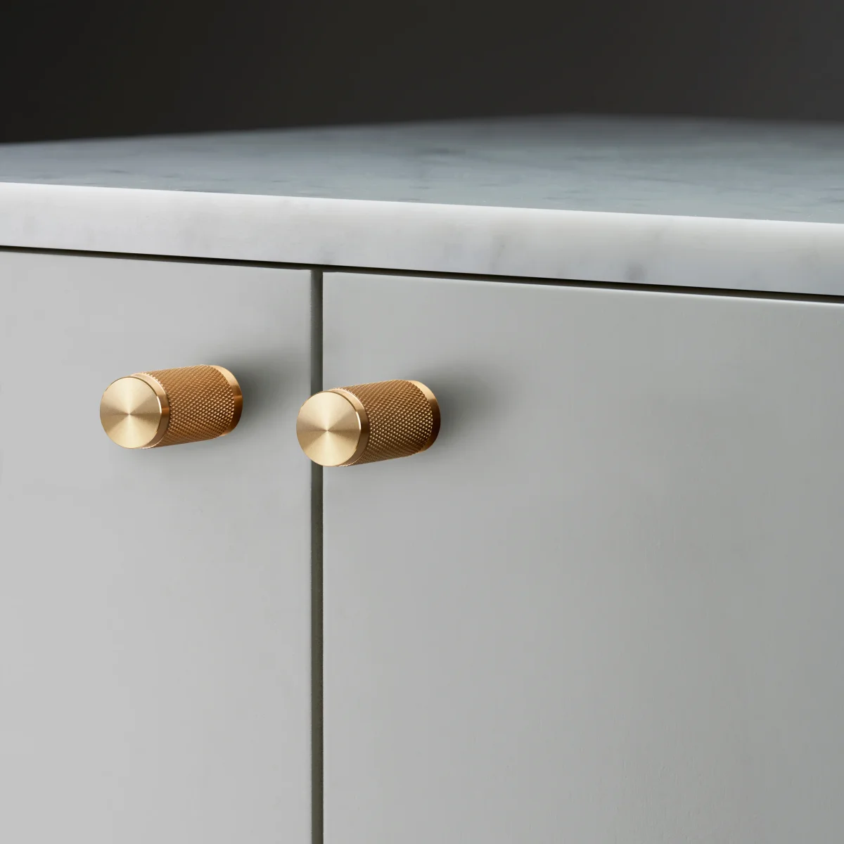 BUSTER + PUNCH® - FURNITURE KNOB / CROSS / 20mm - 2 stk - BRASS - Image 2