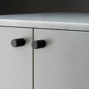 BUSTER + PUNCH® - FURNITURE KNOB / CROSS / 20mm - 2 stk - BLACK