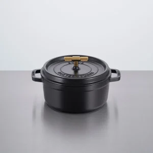BUSTER + PUNCH® STØPEJERNSGRYTE | COCOTTE / Ø 24CM / STAUB / BLACK / BRASS
