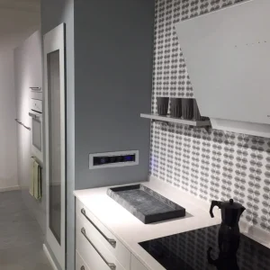 VERSATURN 3.0 | 3 STIKK + 2 USB (C+C - 47W) | IP44 | HVIT HØYGLANS